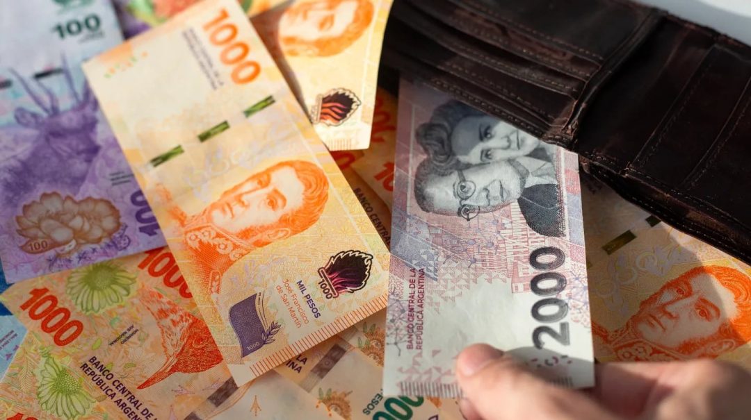 El Banco Central analiza emitir billetes de $20.000 y $50.000 por la alta inflación