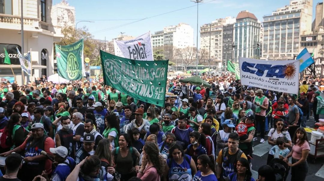 Tras el mega DNU de Milei, ATE se moviliza y despliega asambleas en distintos puntos del país