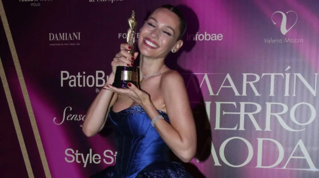 Pampita ganó el Martín Fierro de la Moda de Oro y se lo dedicó a Roberto García Moritán