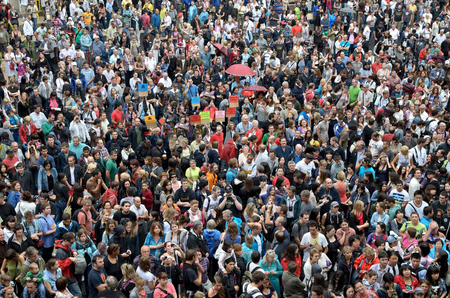 La población mundial será de más de 8.000 millones de personas al arranque de 2024