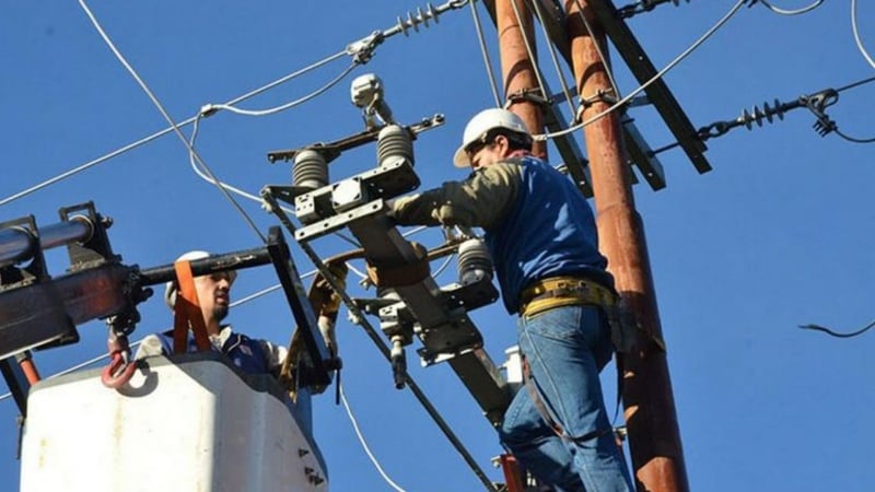 EDES sigue trabajando en los barrios sin electricidad tras 16 días
