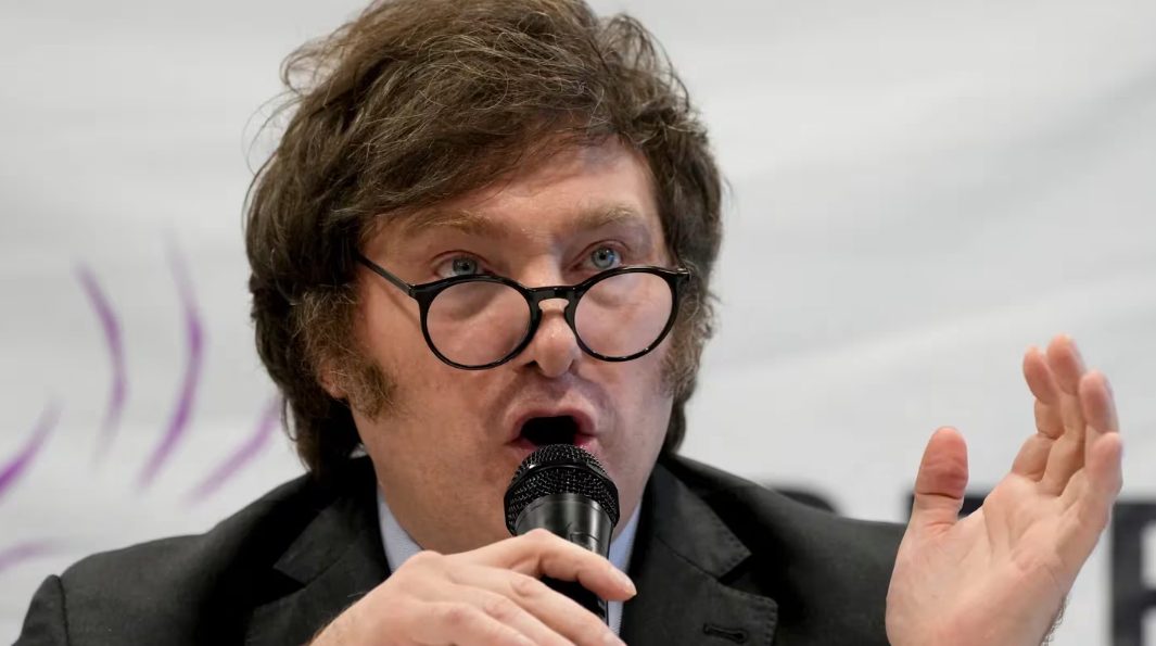 Milei sacará por decreto la nueva fórmula jubilatoria: aumento por inflación desde abril y un refuerzo adicional