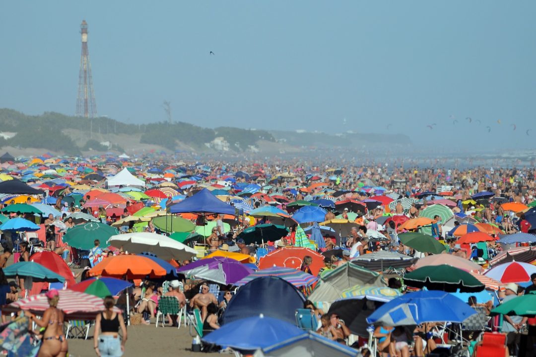 Escapadas de verano: cuánto cuesta pasar un día de playa en Monte Hermoso