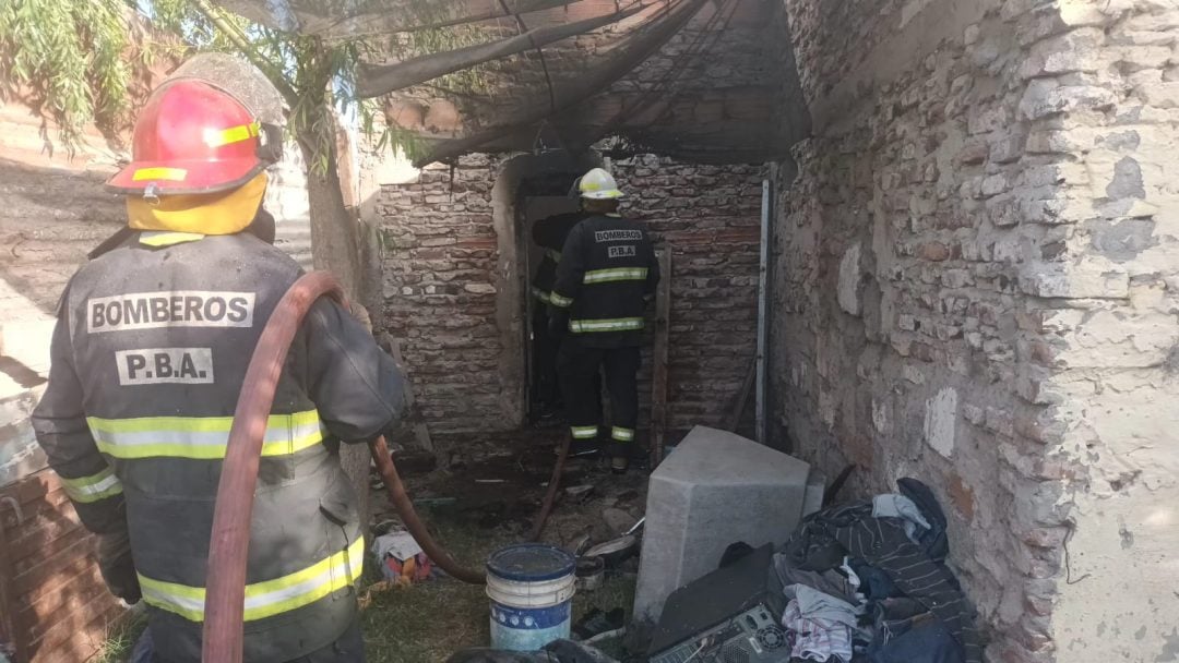 Un incendio destruyó parte de una vivienda