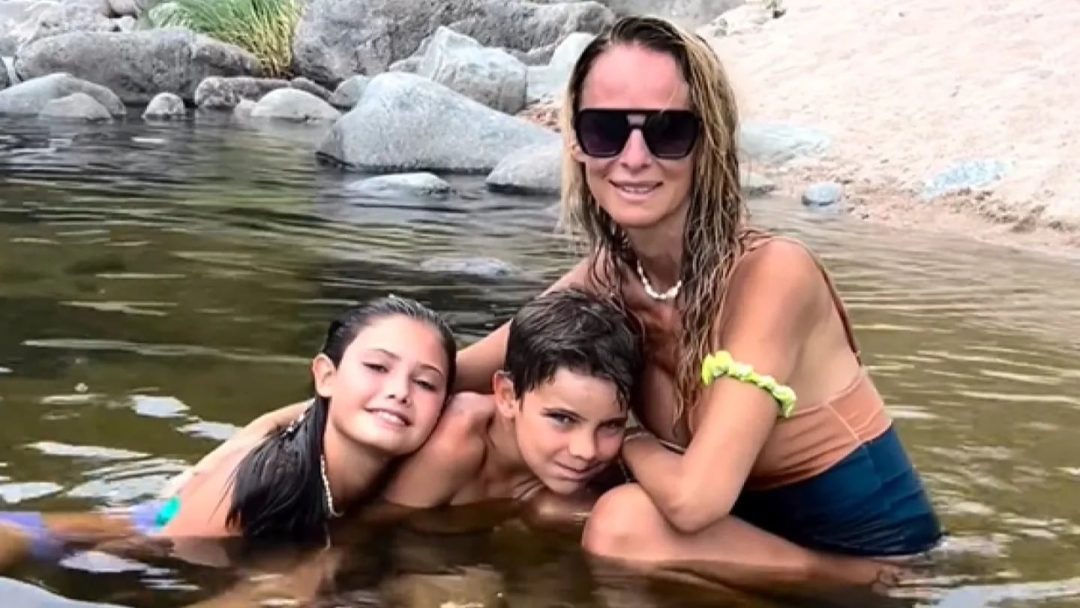 Sabrina Rojas compartió un video con sus hijos y un detalle llamó la atención: “El de espaldas es Luciano”