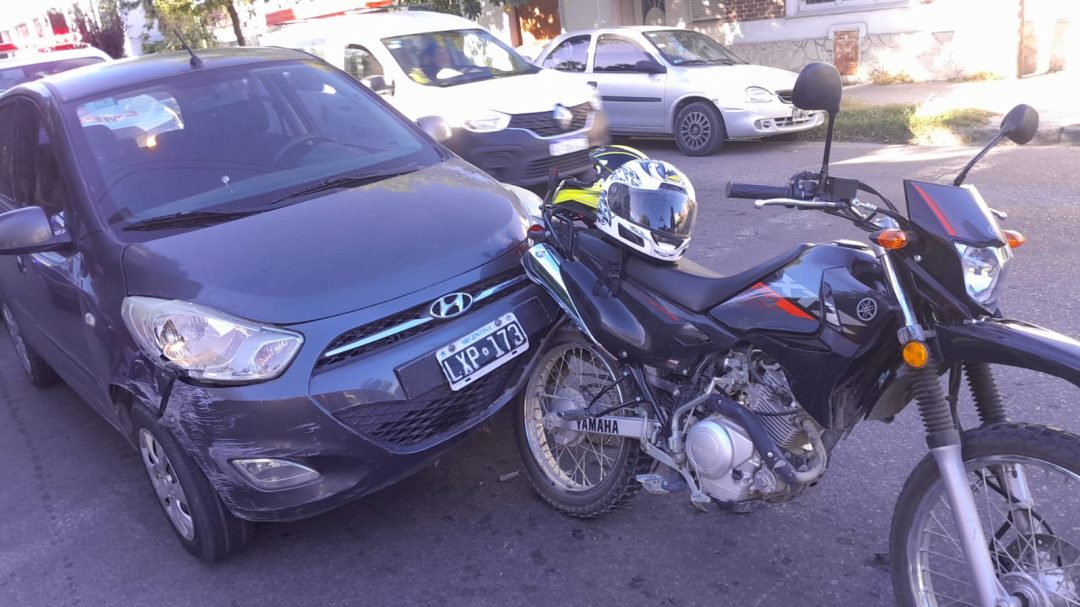 Alcoholizada chocó a una moto