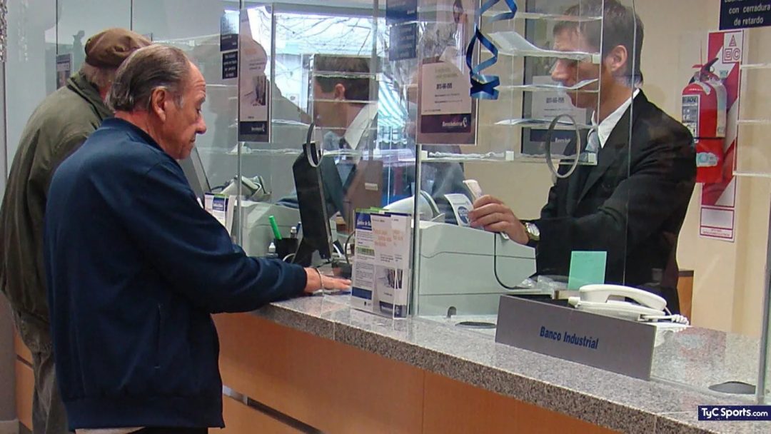 Bancarios sellaron un nuevo aumento y el sueldo básico será de $1,2 millones