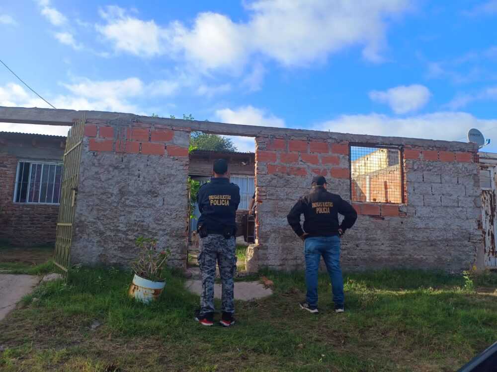 Allanamiento policial y un detenido acusado de venta de drogas
