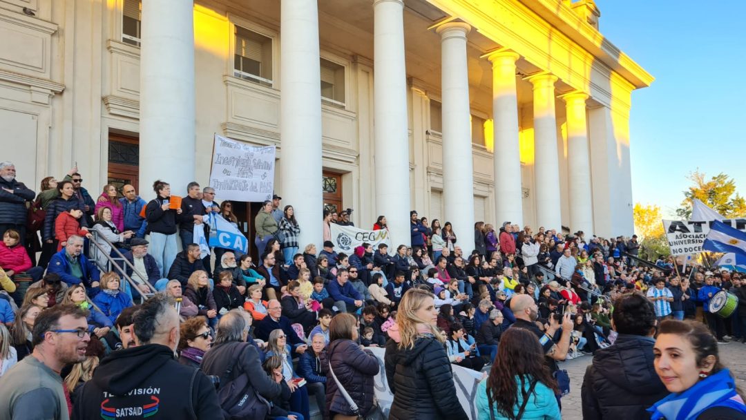 Tras la multitudinaria marcha, el Gobierno apuesta a mejorar el vínculo con las universidades