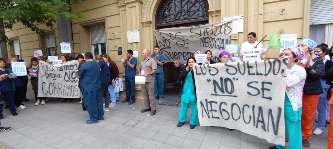 Continúa el paro de los trabajadores de sanidad y los hospitales privados solo atienden emergencias