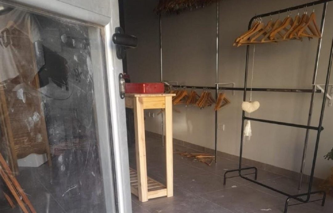 Condenan a un hombre a 5 años de prisión por desvalijar un comercio de ropa