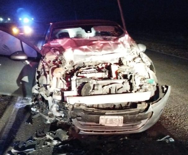 Dos personas hospitalizadas tras chocar un contra un camión en la ruta 51