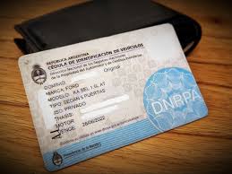 Qué hay que hacer para autorizar a otra persona para manejar tras la eliminación de la cédula azul