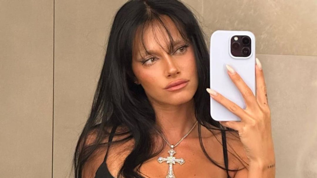 Oriana Sabatini deslumbró en la alfombra roja de Cannes con un vestido de sirena espectacular