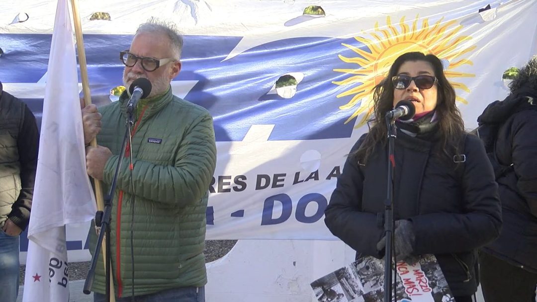 Paro general en Bahía: gremios docentes se manifestaron en la Plaza Rivadavia
