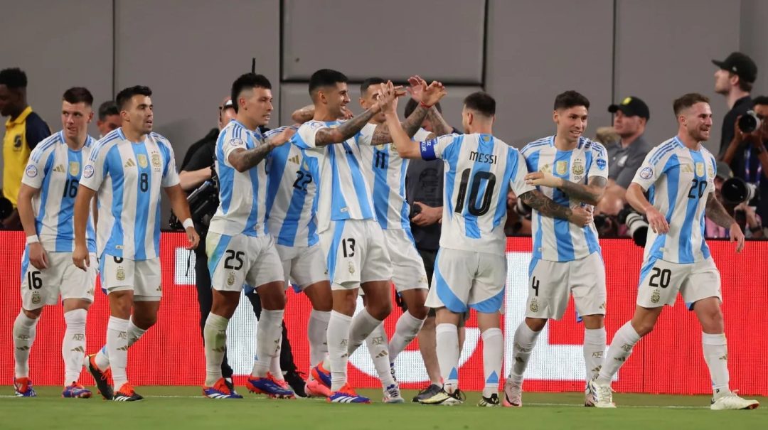 En un final emotivo, la Selección argentina le ganó a Chile y se clasificó a los cuartos de final