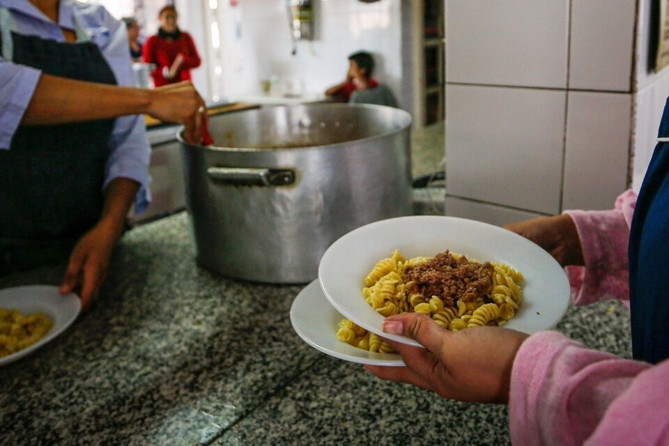 70% de los argentinos hicieron recortes en su alimentación