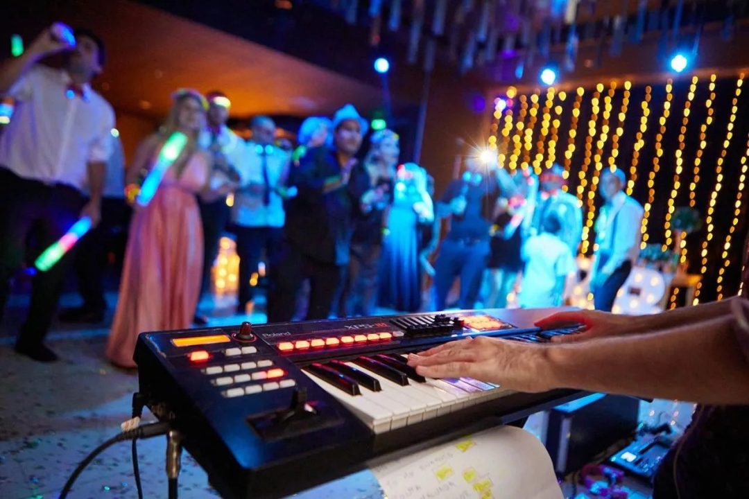 El Gobierno eliminó el pago a Sadaic por pasar música en fiestas privadas
