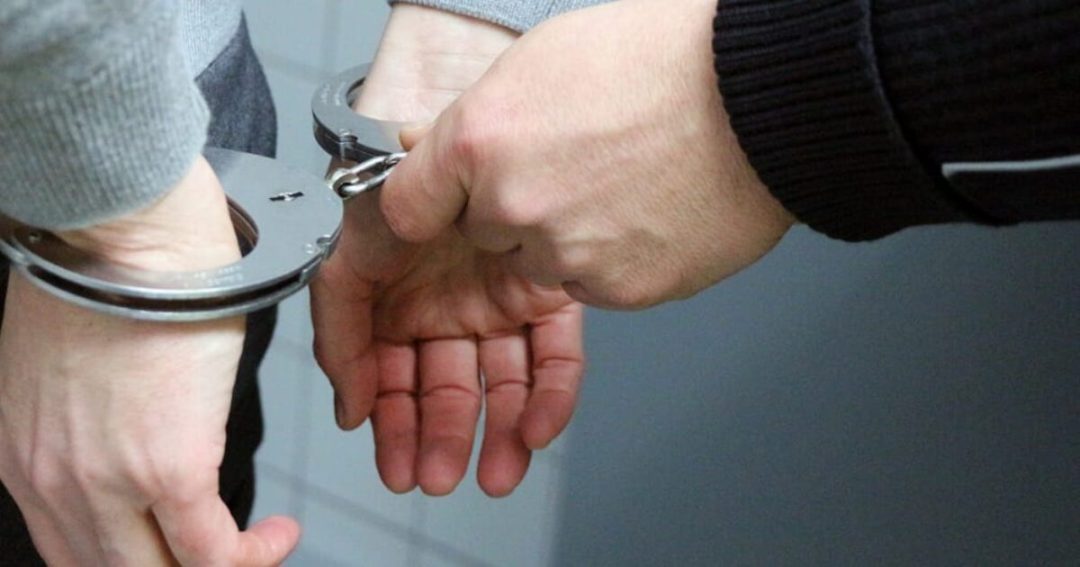 Un joven detenido por maniobras peligrosas y tenencia de cocaína se negó a declarar