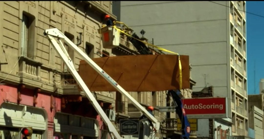 Retiro de cartelería peligrosa: mañana vence el plazo para que se anoten los comerciantes