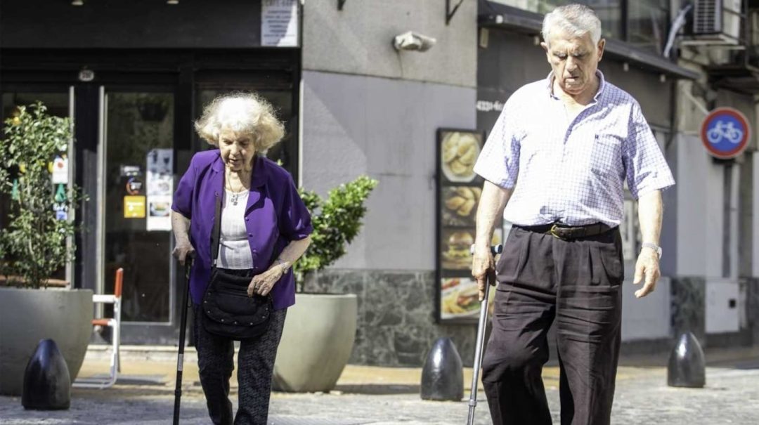 El Gobierno confirmó que eliminará la moratoria previsional en 2025: la alternativa para jubilarse sin aportes