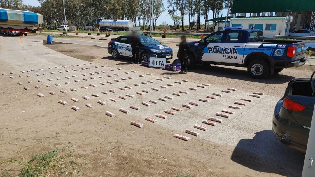 Policía Federal detuvo personas y secuestró ladrillos de marihuana en el control Fitosanitario