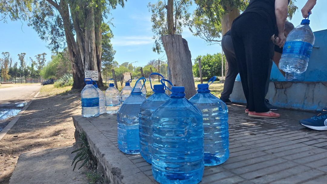 La crisis del agua: los surgentes, la alternativa de siempre
