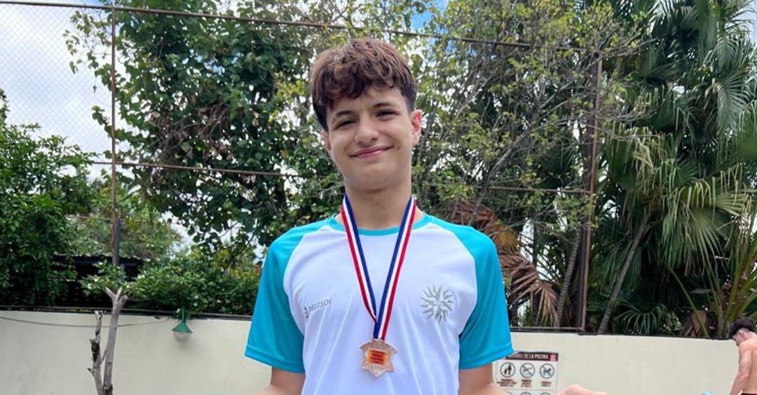El nadador bahiense Iñaki Recabeitia obtuvo 7 medallas en el Torneo Nacional Paraguayo