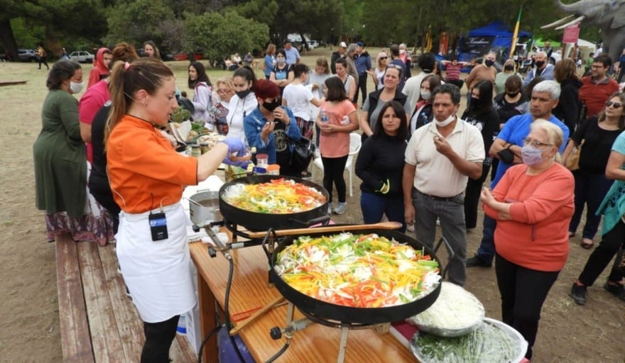 El sábado 7 comienza la fiesta de comida al disco “A mar y campo” en Pehuen Co