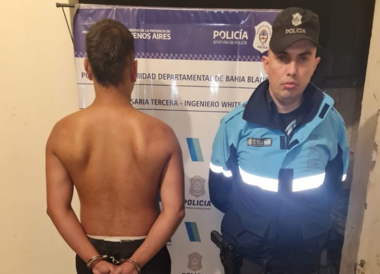 Atacó a su pareja cuando la mujer tenía un bebé en brazos y la desmayó a golpes