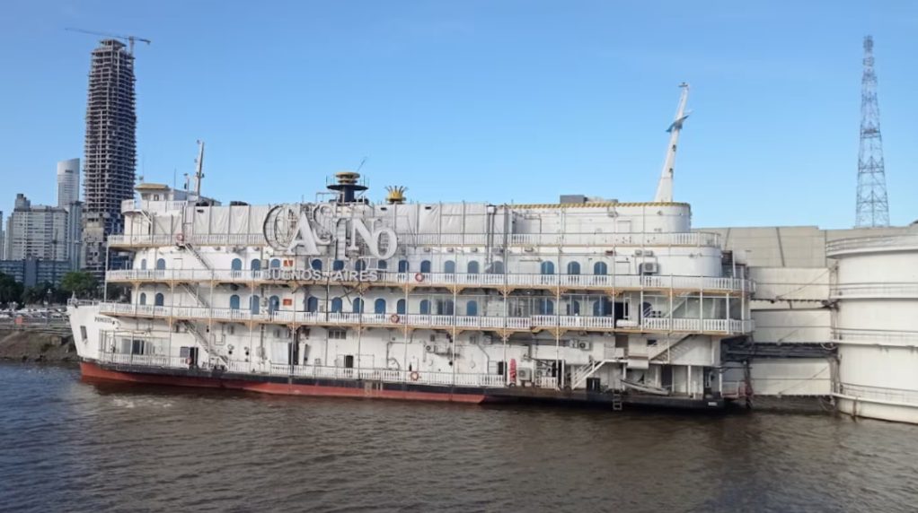 Macabro hallazgo en Puerto Madero: qué se sabe sobre el cuerpo que encontraron flotando a metros del Casino