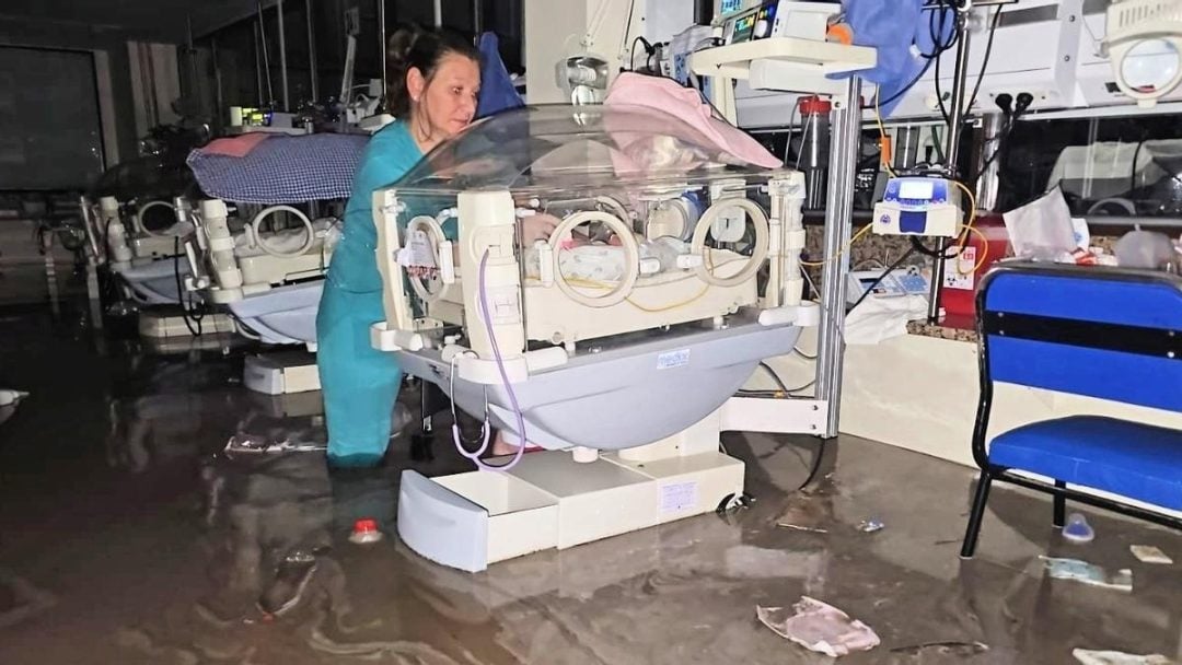 Tras la inundación, Nacer acompaña la recuperación del área de neonatología del Hospital Penna