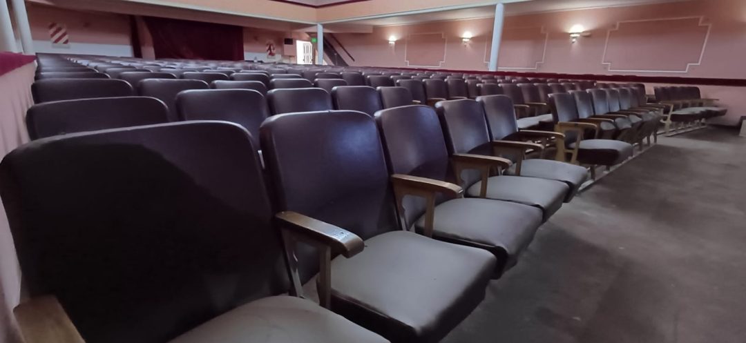 Teatro de Ingeniero White: “Las primeras 8 filas quedaron bajo el agua”