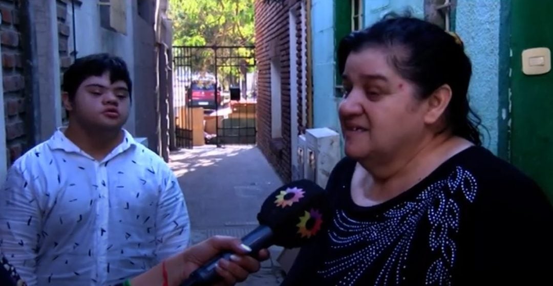 “No pido dinero, solo ayuda para arreglar nuestra casa” dijo una vecina de Zeballos al 200