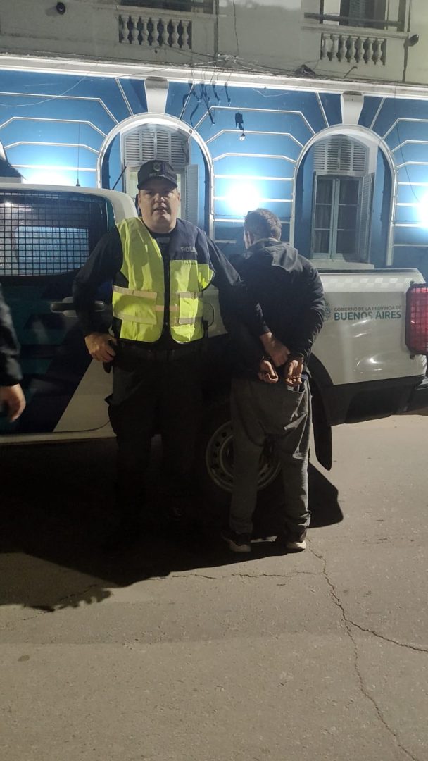 Detenido por ingresar a una casa y agredir a la policía