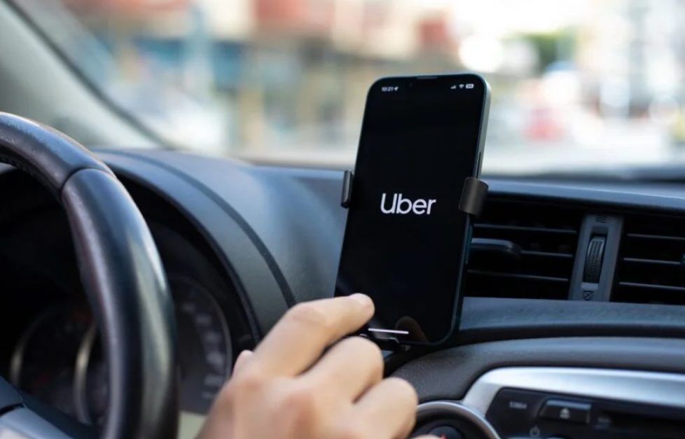 El municipio quiere regular el funcionamiento de plataformas como Uber y Cabify