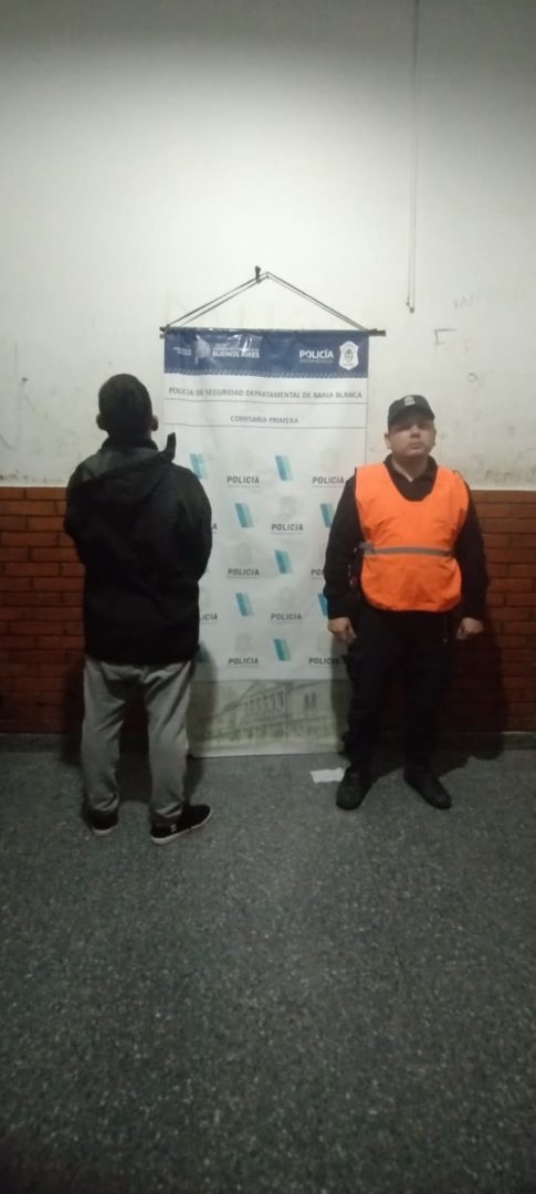 Le dio 2,52 en el test de alcoholemia y tenía un pedido de captura: quedó detenido
