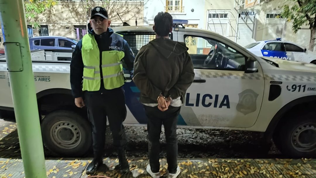 Intentó robar un almacén simulando portar un arma y terminó detenido tras persecución