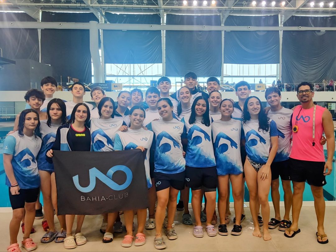 Los nadadores de Uno Bahía Club volvieron con 14 medallas del Metropolitano de Invierno
