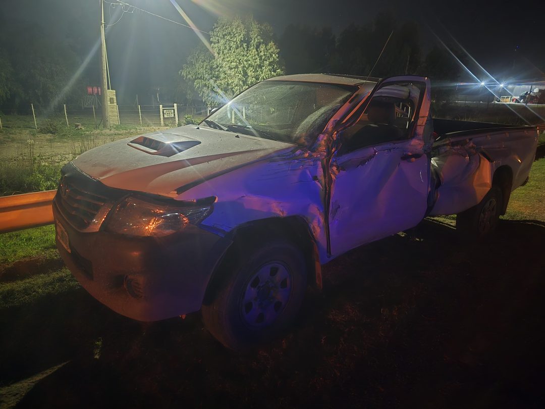 Un camión chocó y se dio a la fuga