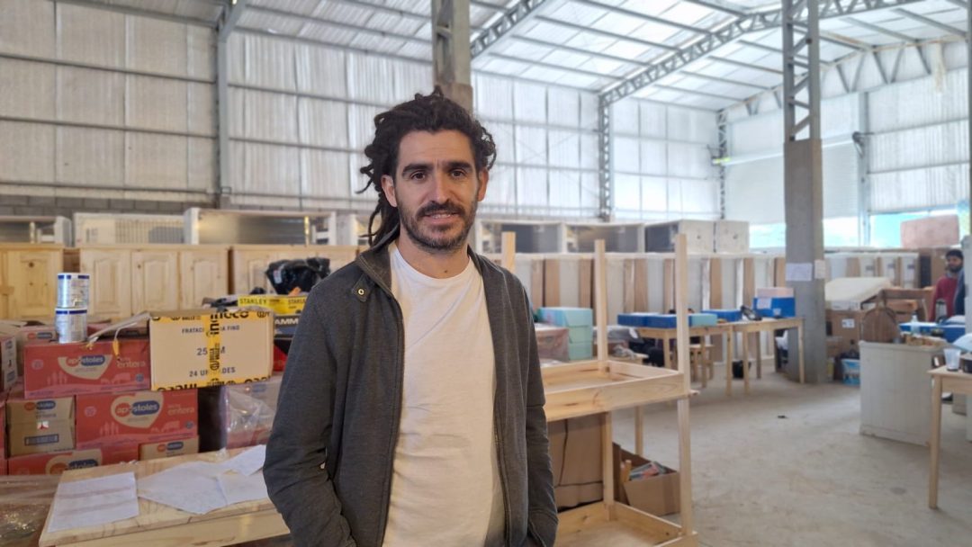 “Puerta por puerta, historia por historia”: la labor de Fundación Sí en Bahía Blanca tras la catástrofe