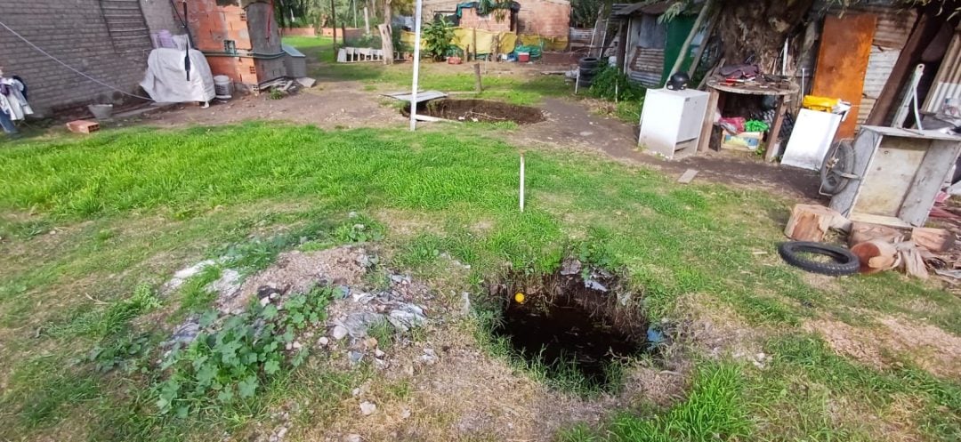 “Hay agua bajo la casa literalmente”: una pérdida de Absa afecta la estructura de una vivienda en Portal del Este
