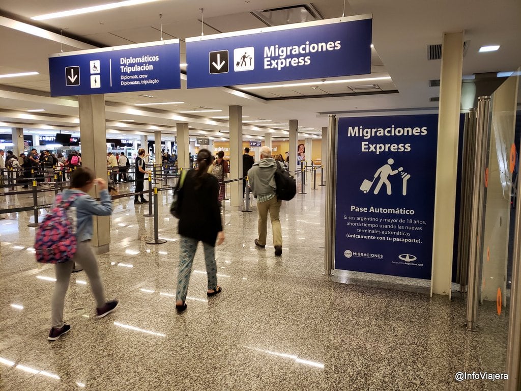Por DNU, el Gobierno aplicó la reforma migratoria: cambios en la salud, educación y residencia