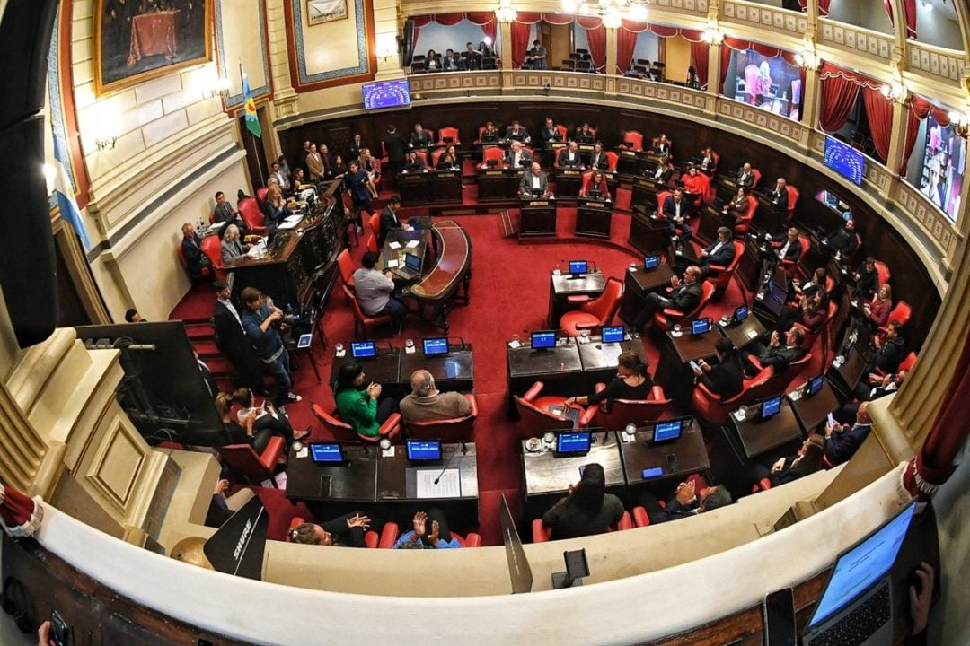 El Senado bonaerense convocó a una sesión para tratar la “reelección indefinida” de los legisladores