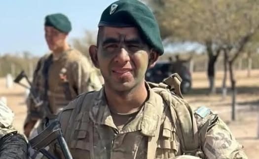 La emotiva despedida de la familia del militar que murió durante un ejercicio en la Base Baterías