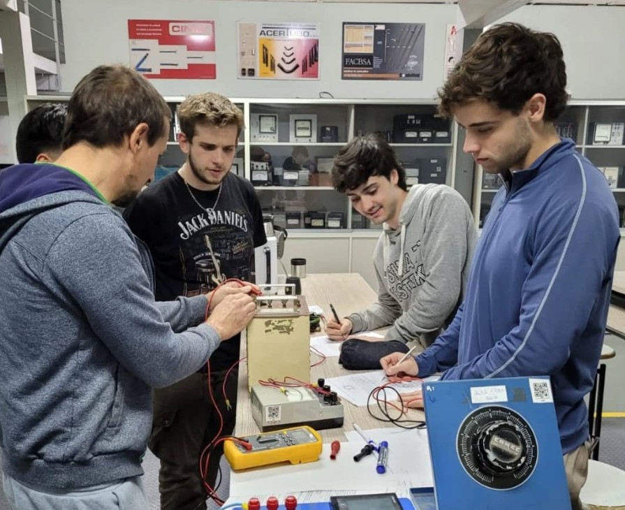 Solidaridad universitaria: La UTN cede aulas y laboratorios para estudiantes de 40 cátedras