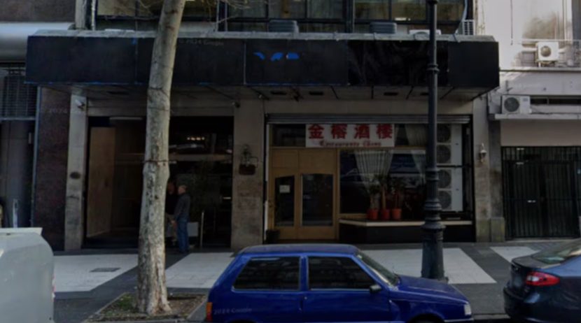 Violento ataque en un restaurante chino de Avenida de Mayo: un hombre apuñaló a su exjefe y escapó