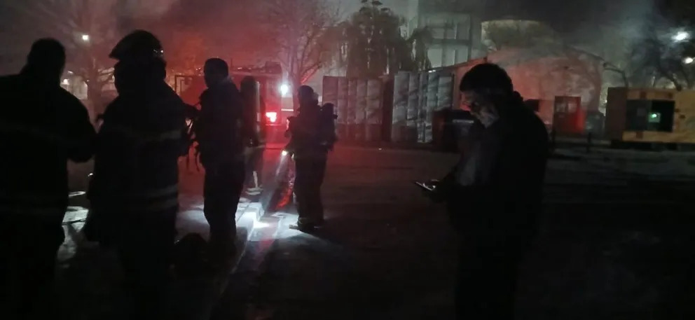 Incendio en el Hospital Zatti: evacuaron a pacientes y suspendieron actividades