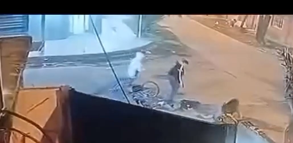 Video: el escalofriante momento en el que dos ladrones asesinaron a un policía de la Ciudad en José C. Paz