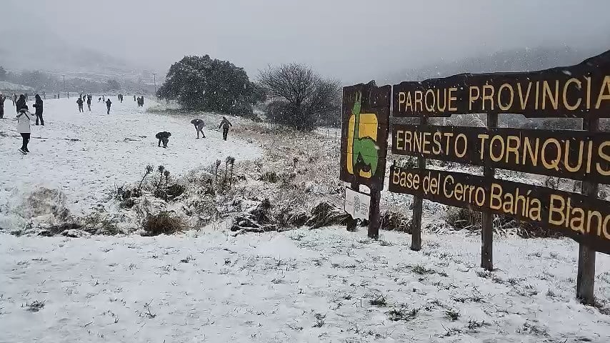 Videos: así disfrutaron los turistas la nevada en las sierras